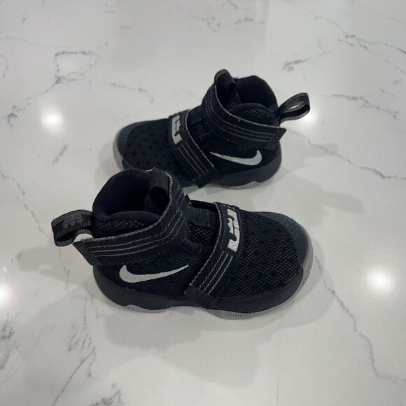 Nike Lebron Soldier IXTD Baby Gray Size 5C /11CM Basketball Trainers Velcro - Picture 3 of 10